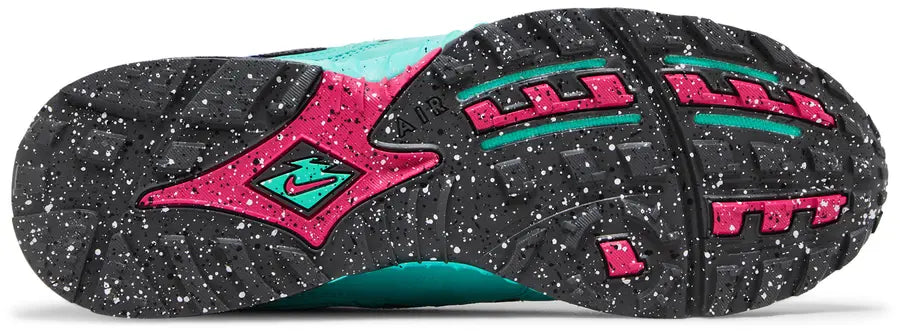 Undefeated x Nike Air Terra Humara 'Light Menta' - Size 7